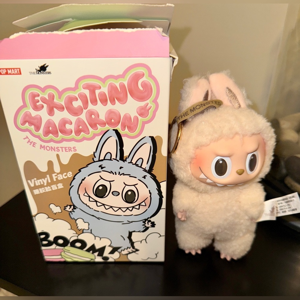 Exciting Macaron Vinyl Face Toy - Soy Milk